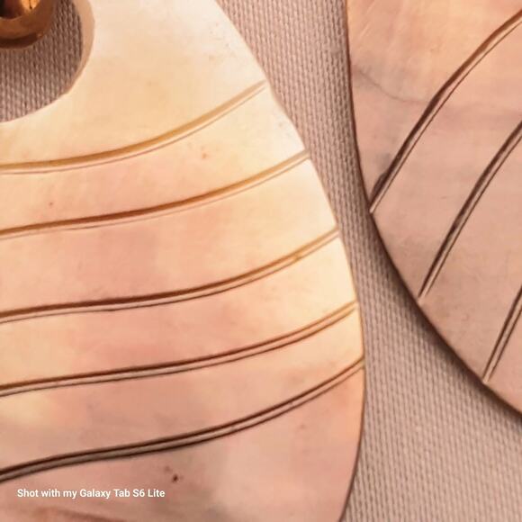 Two Earrings In One Small Gold Tone Huggies Holding Large MOP Shells - Picture 6 of 12